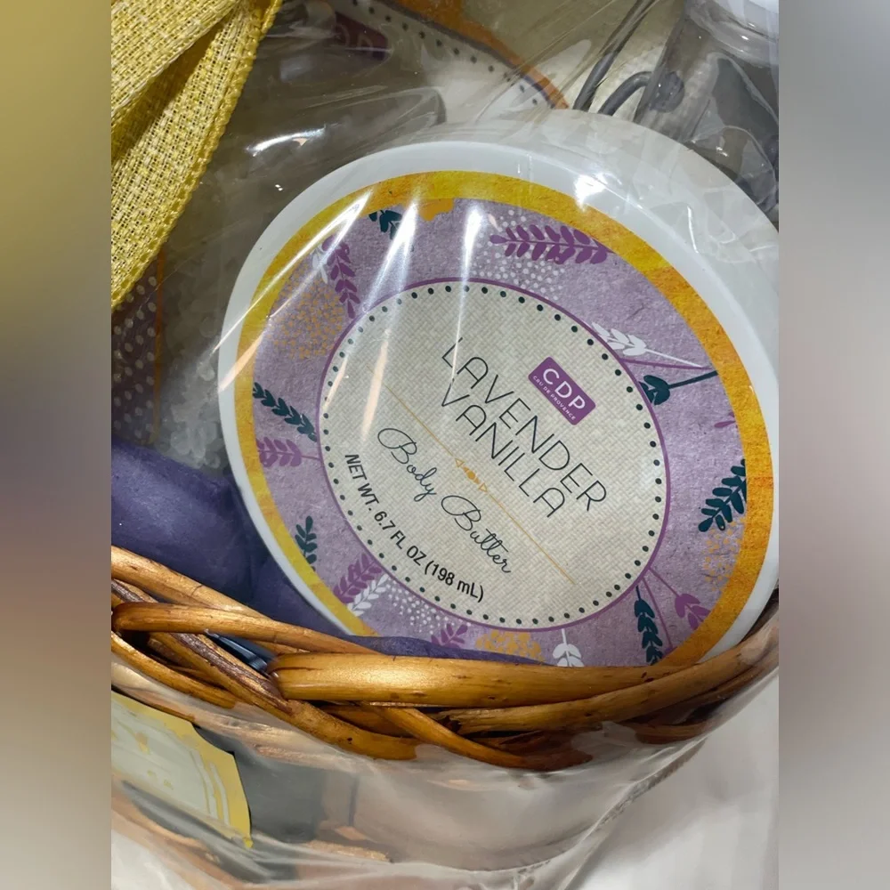 NEW! WINE COUNTRY Body Spa Beauty Set in Lavender Vanilla 12” basket set